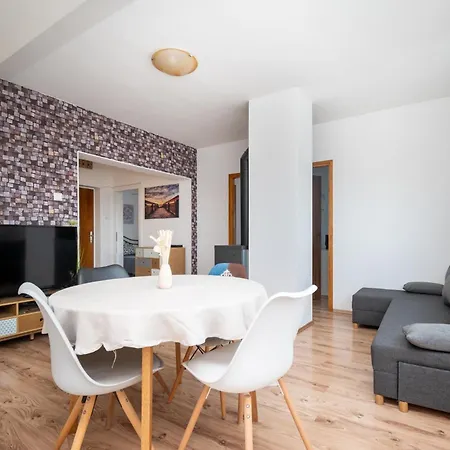 Apartment With Wifi - 23521 *