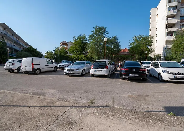 With Wifi - 23521 Zara